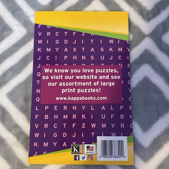 Set of 3 Large Print Word Finds - Picture 6 of 10